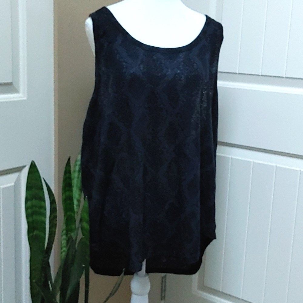 Gap Factory lizard skin pattern dark gray and black tank top plus …
